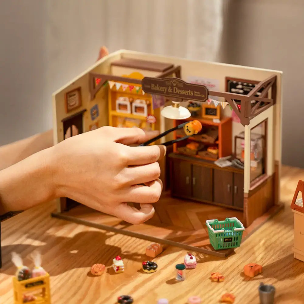 Rolife DIY Miniature House – Becka’s Bakery DG161 - Surprey