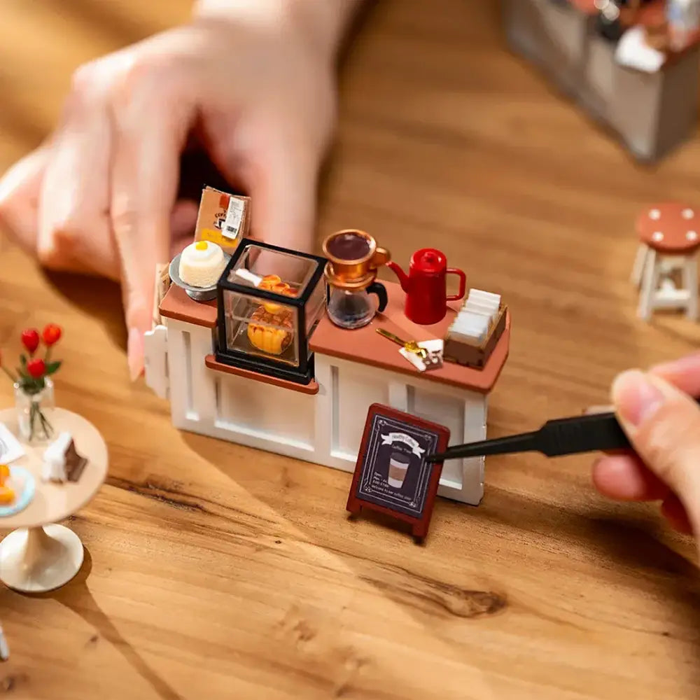 Rolife DIY Miniature House - Flavory Café DG162 - Surprey